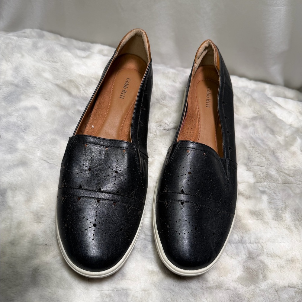 Cobb Hill Bailee Slip loafer Size 12 with perforated leather design New - Picture 3 of 4